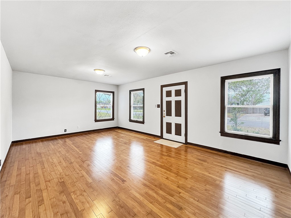 1245 Florida Ave Property Photo 5