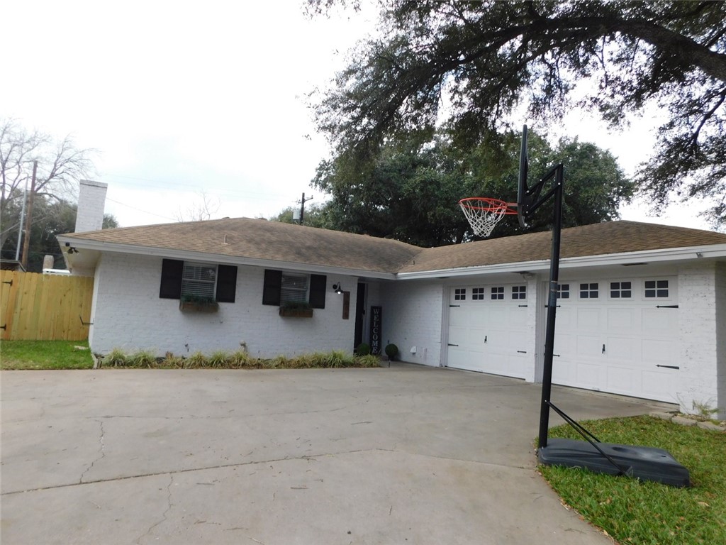 1605 Delwood Property Photo 2