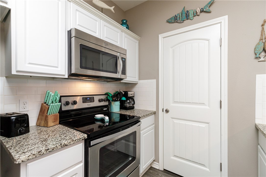 15108 Dory Dr Property Photo 4