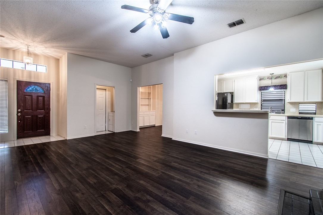 2109 Gershwin Lane Property Photo 6