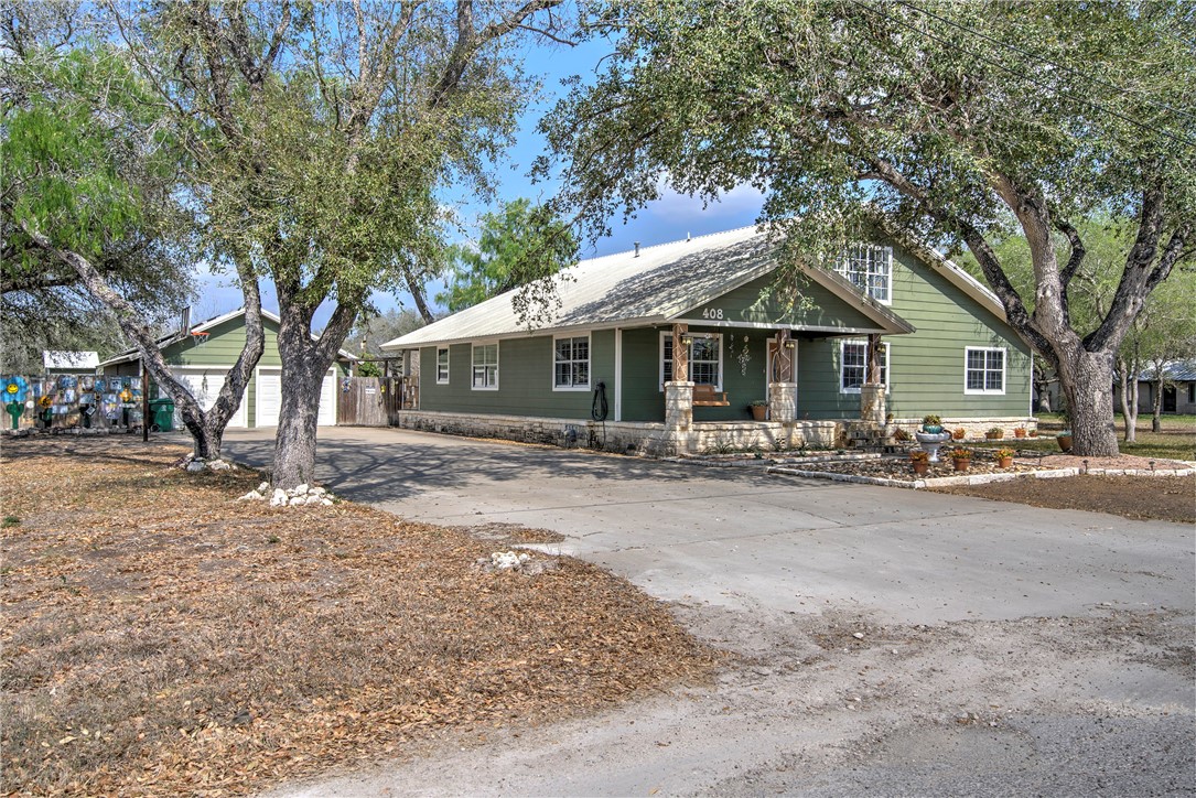 408 Grace St Property Photo 4