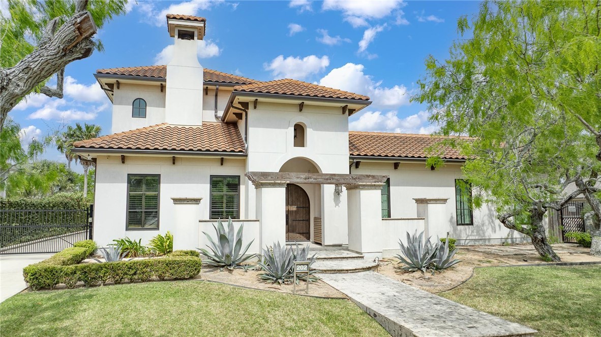 202 Amistad Property Photo