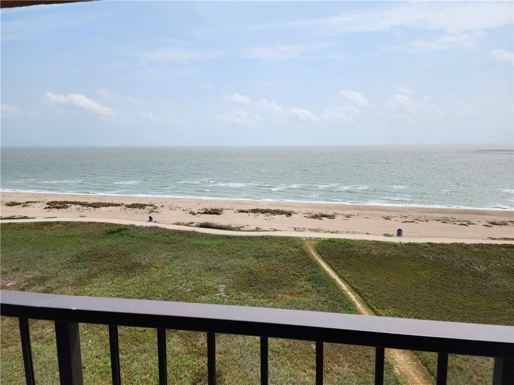 202 Reef Ave 501 Property Photo 11
