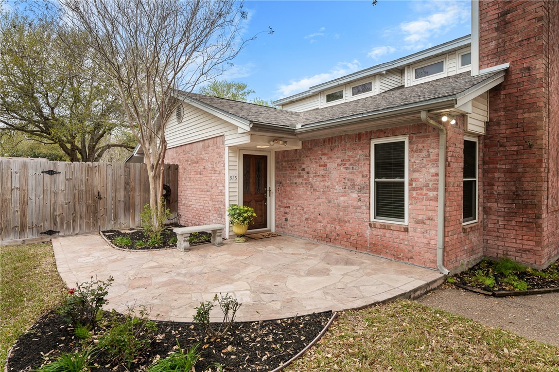 315 Sea Gate Dr Property Photo 2