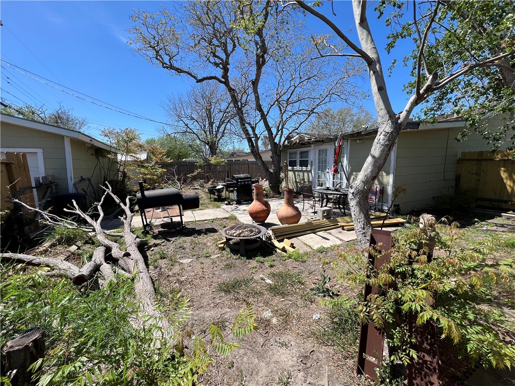401 Stages Dr Property Photo 3