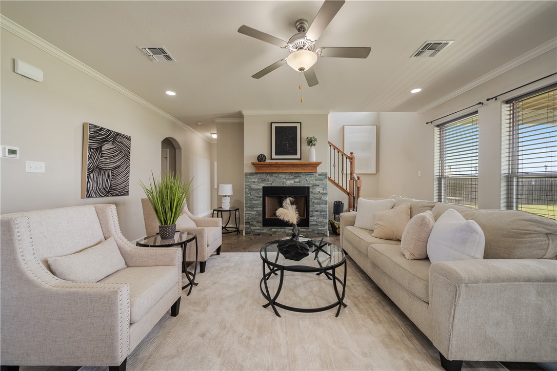 7701 Dove Hollow Dr Property Photo 4