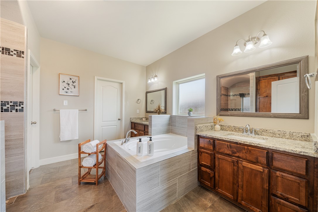 7701 Dove Hollow Dr Property Photo 15