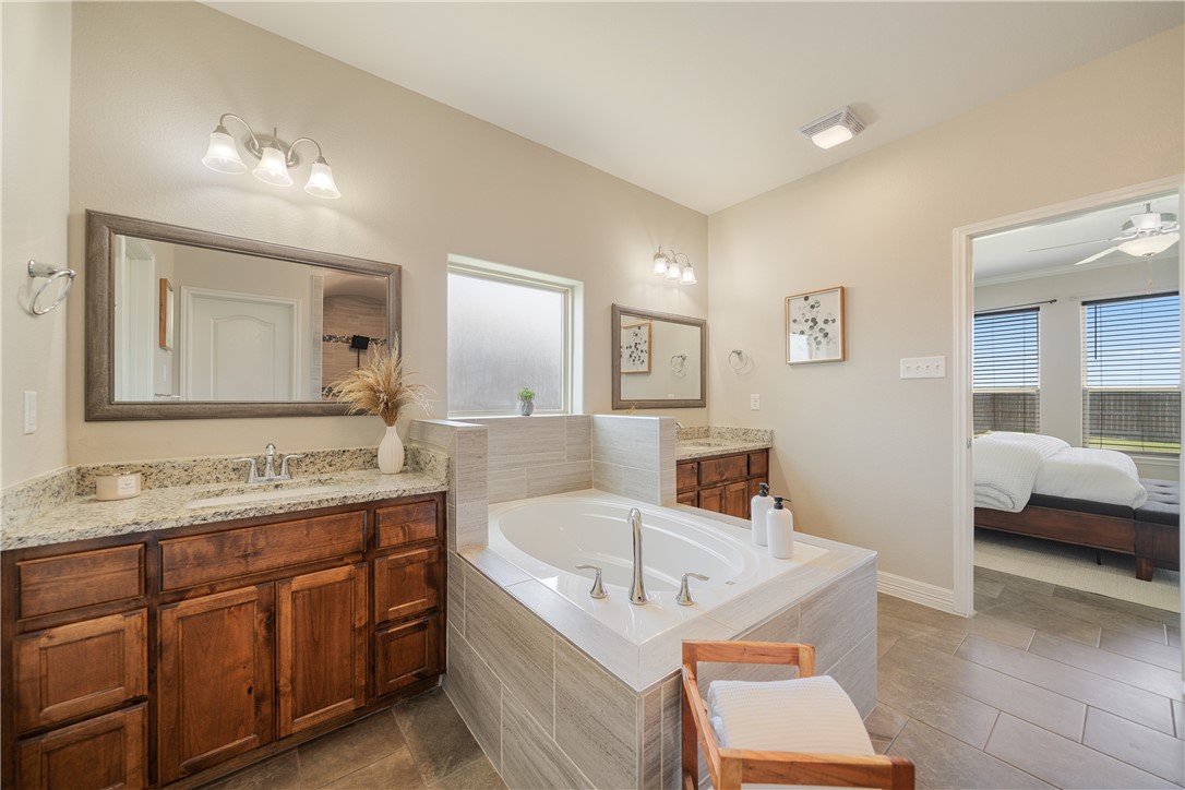 7701 Dove Hollow Dr Property Photo 16
