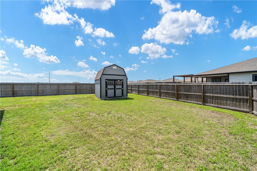 7701 Dove Hollow Dr Property Photo 35