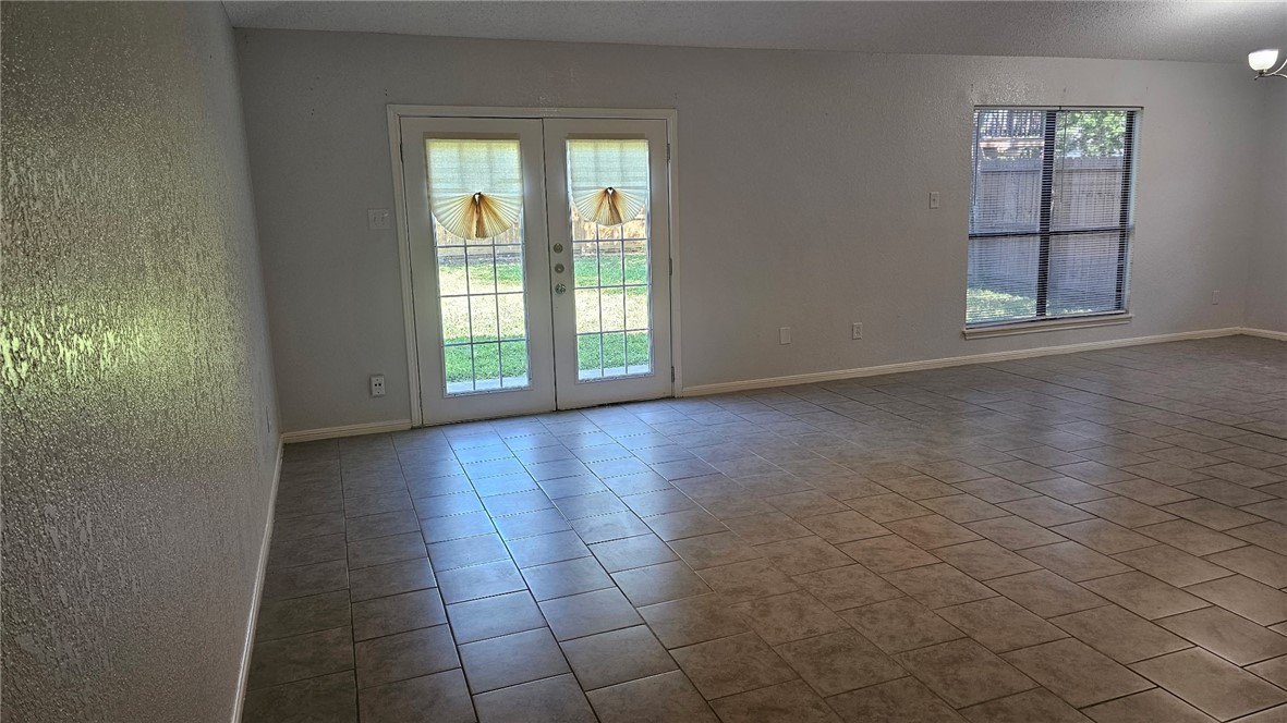 4433 Aspen Grove Dr Property Photo 3
