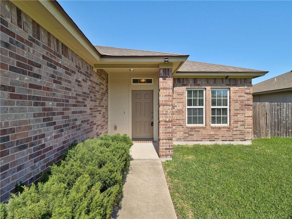 1022 Livermore St Property Photo 2