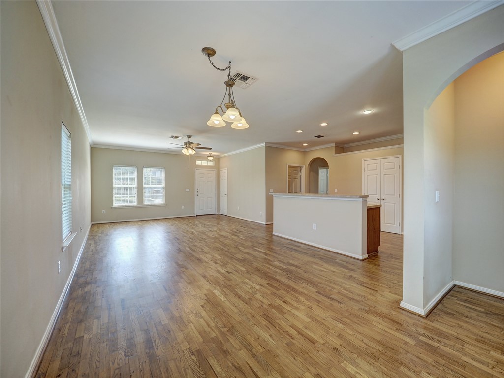 1022 Livermore St Property Photo 8