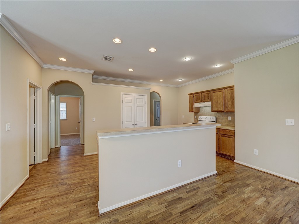 1022 Livermore St Property Photo 9