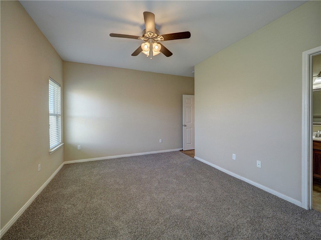 1022 Livermore St Property Photo 15