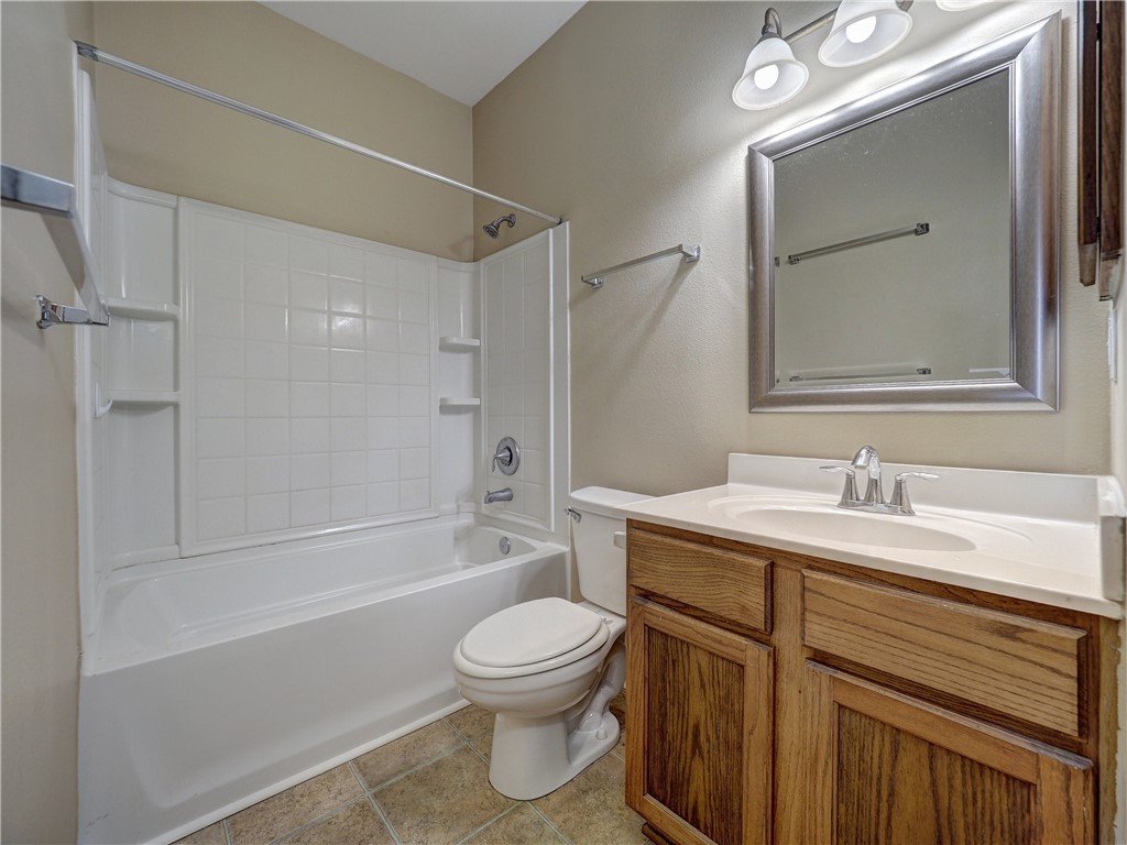 1022 Livermore St Property Photo 17