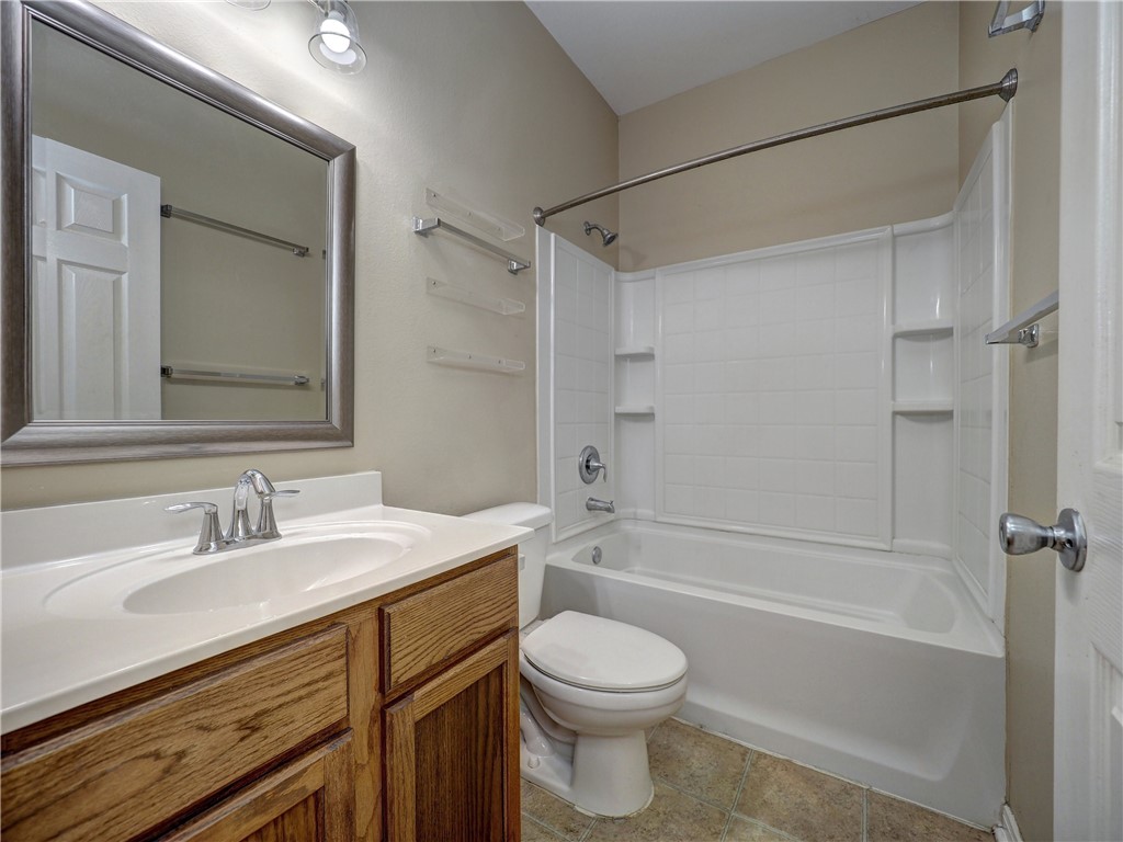 1022 Livermore St Property Photo 23