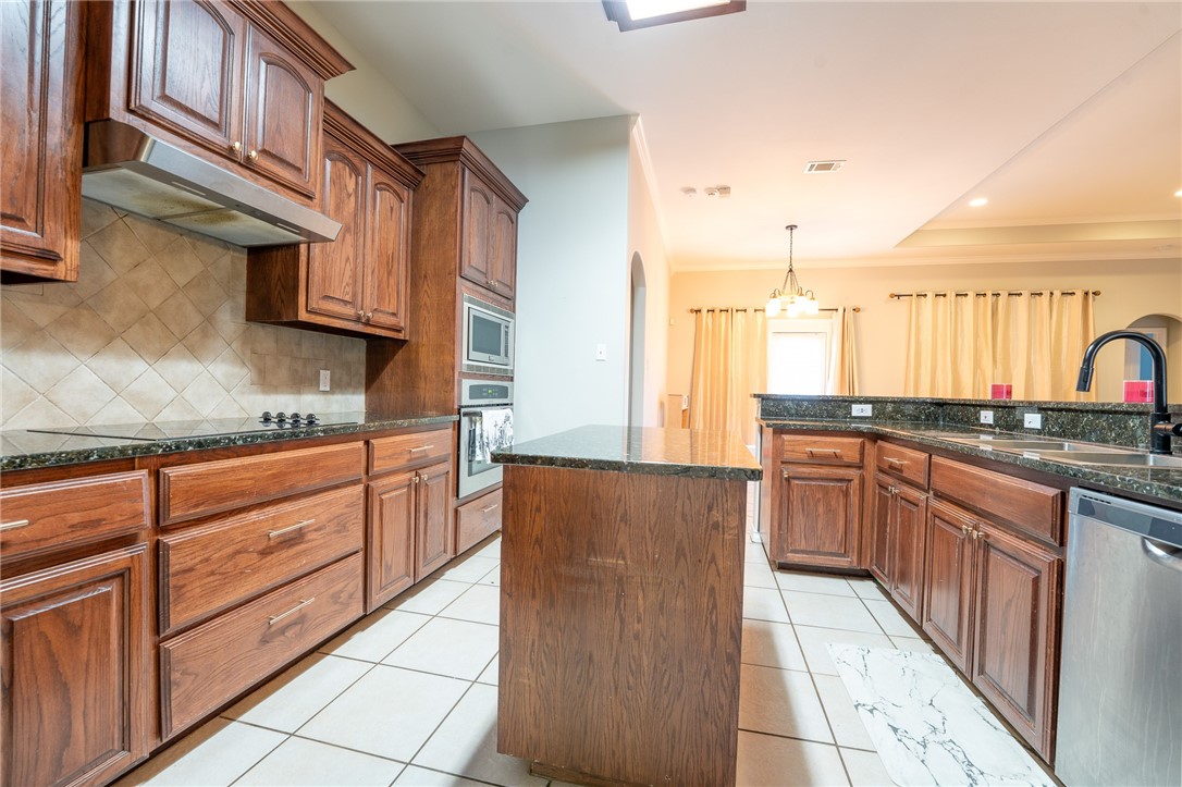 6822 Old Square Road Property Photo 7