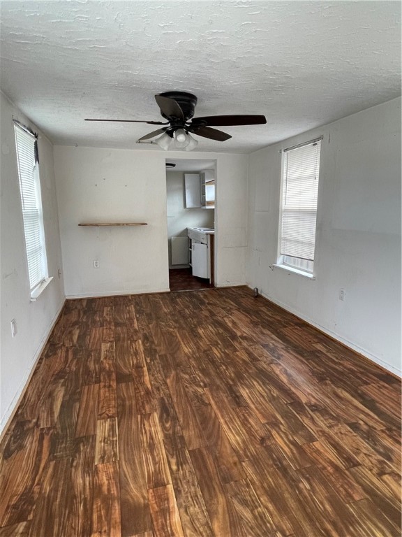 1611 Marguerite St Property Photo 3