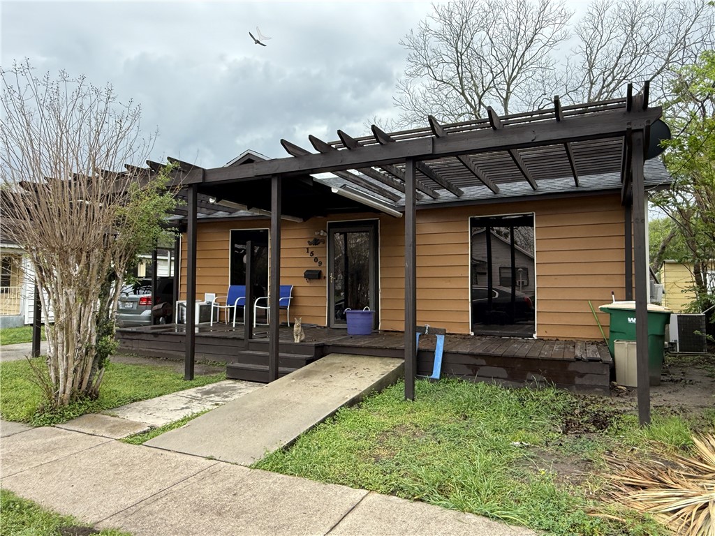 1509 Harry Property Photo