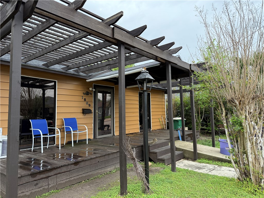 1509 Harry Property Photo 2