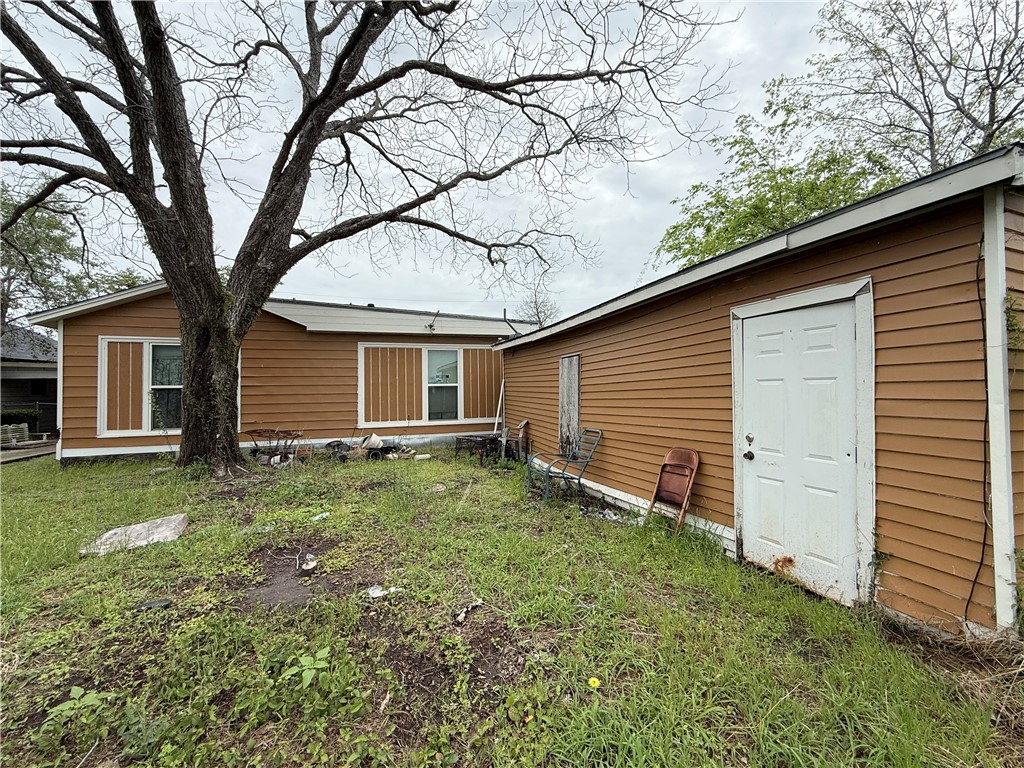 1509 Harry Property Photo 4