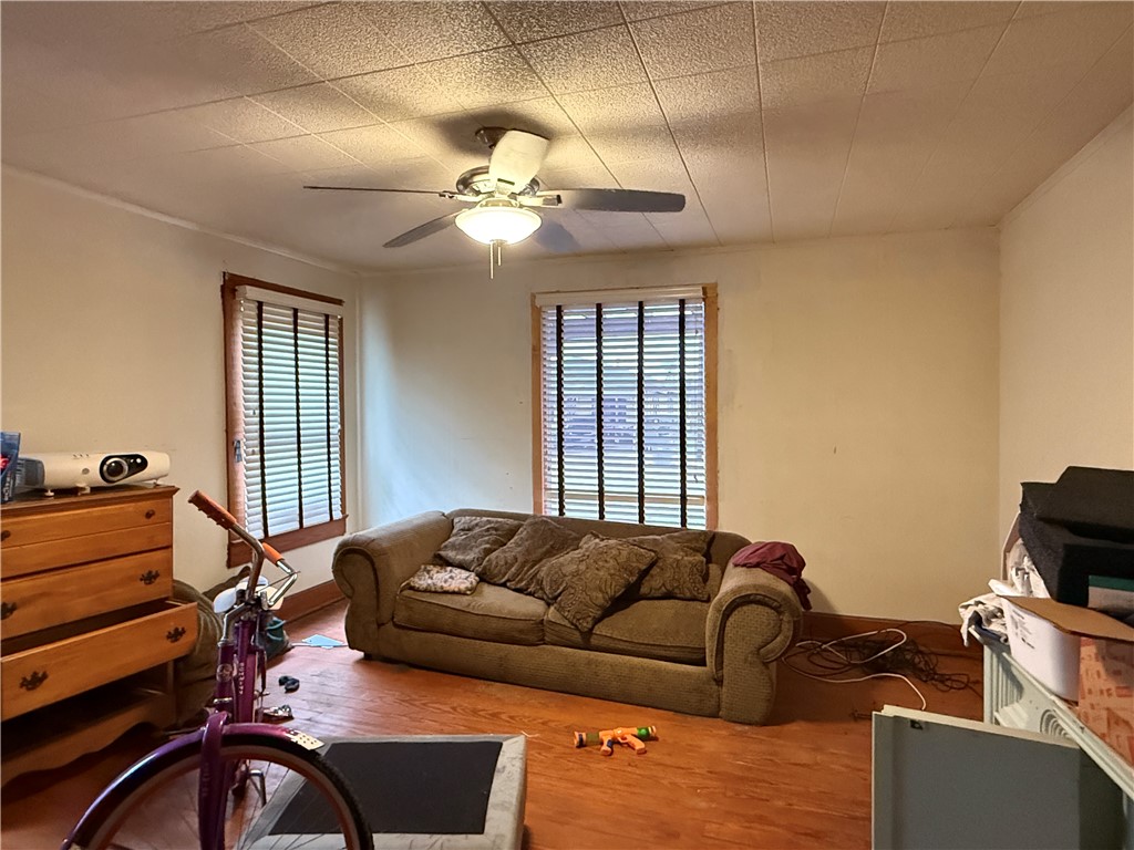 1509 Harry Property Photo 6