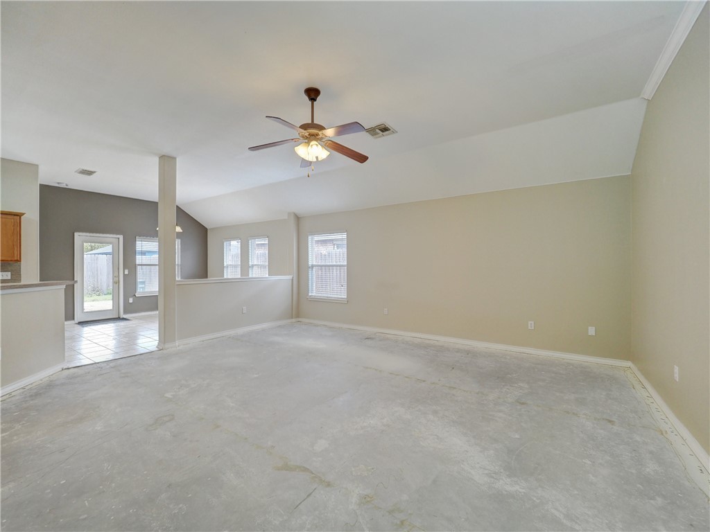 1609 Oak Landing Dr Property Photo 7