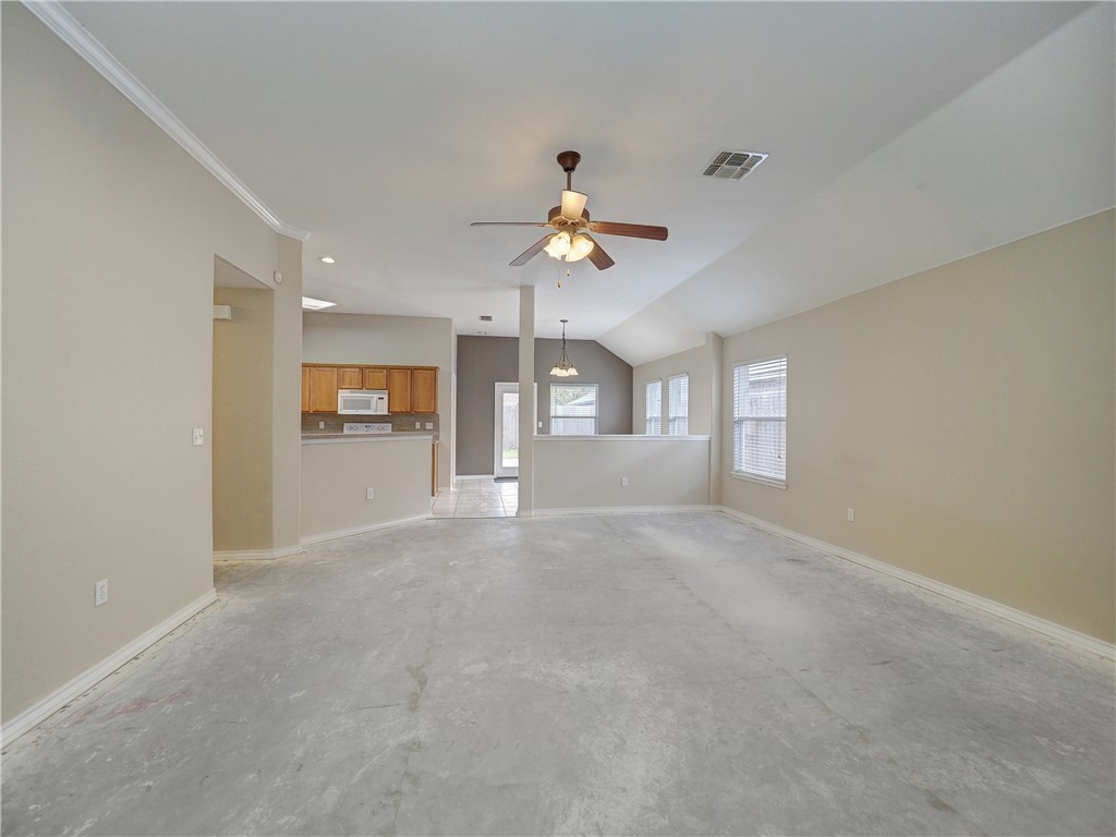1609 Oak Landing Dr Property Photo 9