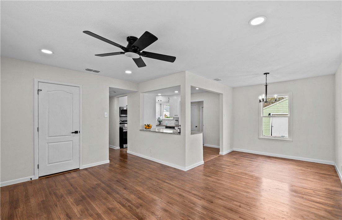 3933 Lowman St Property Photo 5