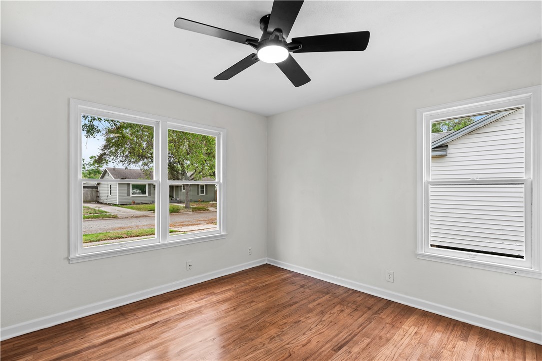 3933 Lowman St Property Photo 17