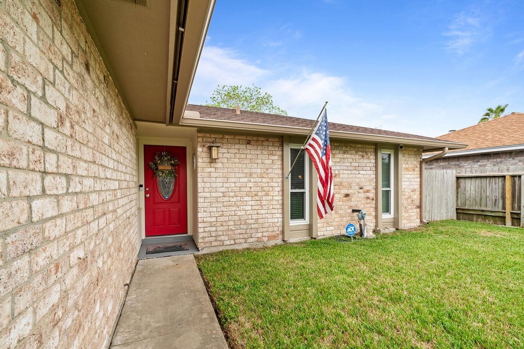 2209 Meadowwalk Dr Property Photo 3