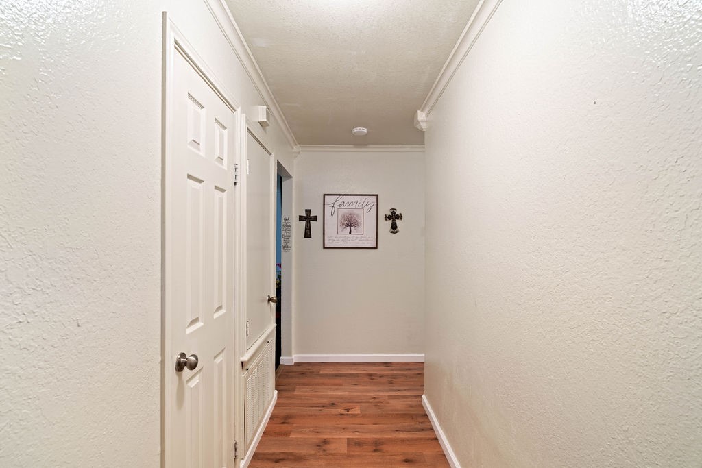 2209 Meadowwalk Dr Property Photo 5