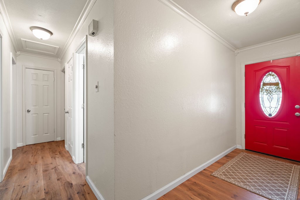 2209 Meadowwalk Dr Property Photo 6