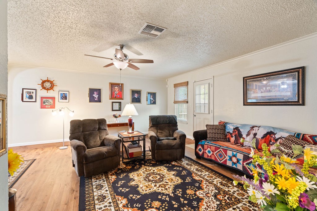 2209 Meadowwalk Dr Property Photo 10