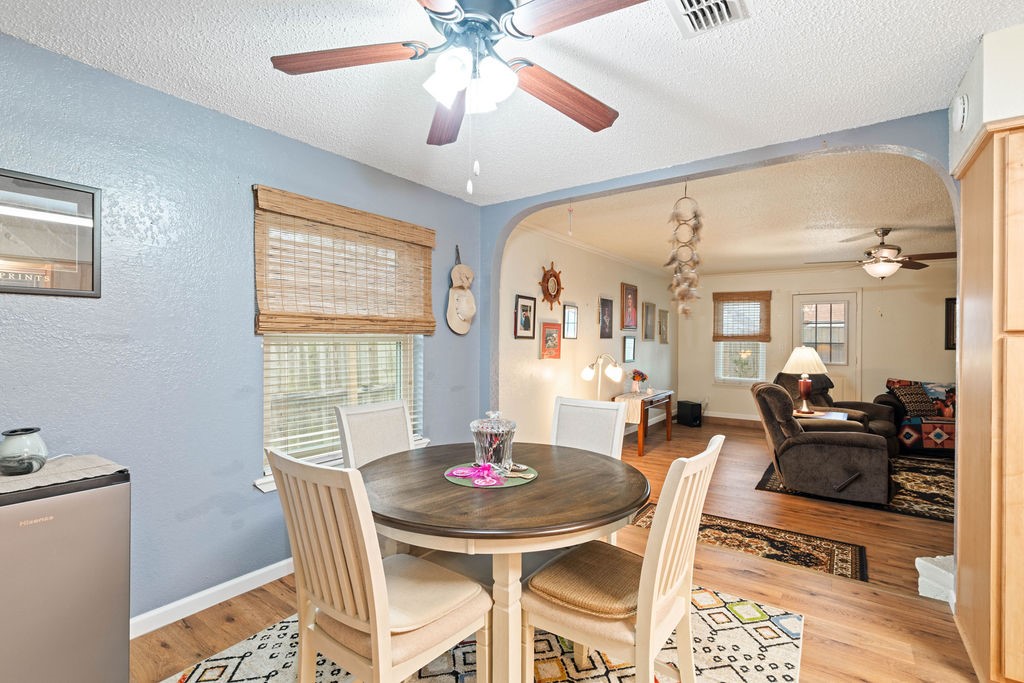 2209 Meadowwalk Dr Property Photo 14