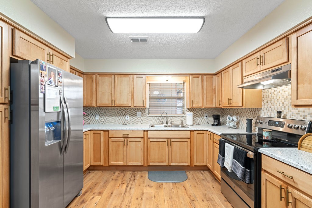 2209 Meadowwalk Dr Property Photo 16
