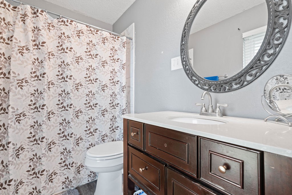 2209 Meadowwalk Dr Property Photo 23