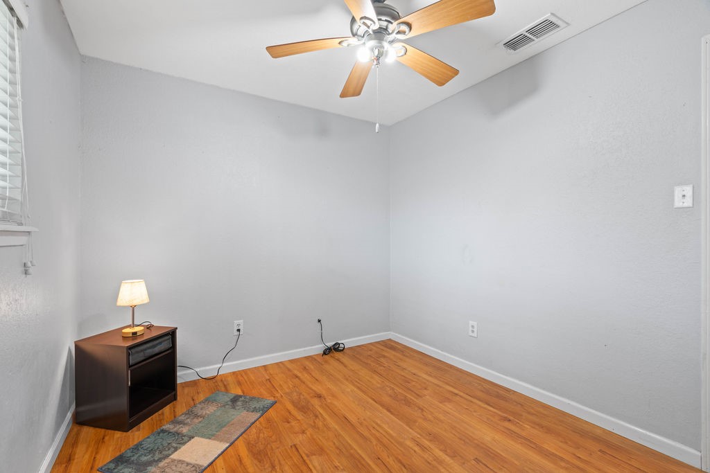 2209 Meadowwalk Dr Property Photo 27