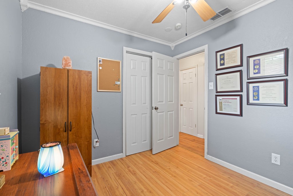 2209 Meadowwalk Dr Property Photo 28