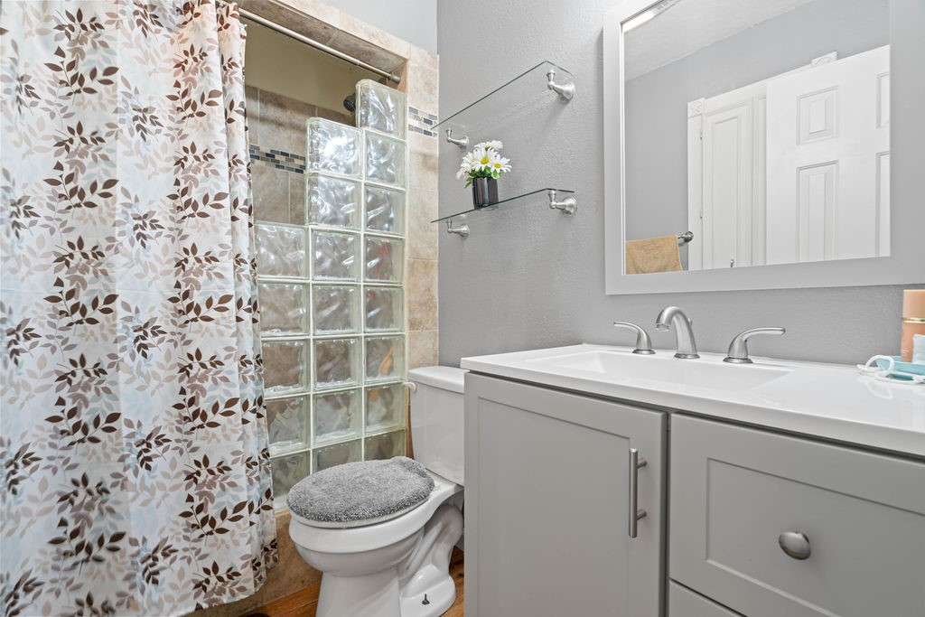 2209 Meadowwalk Dr Property Photo 31