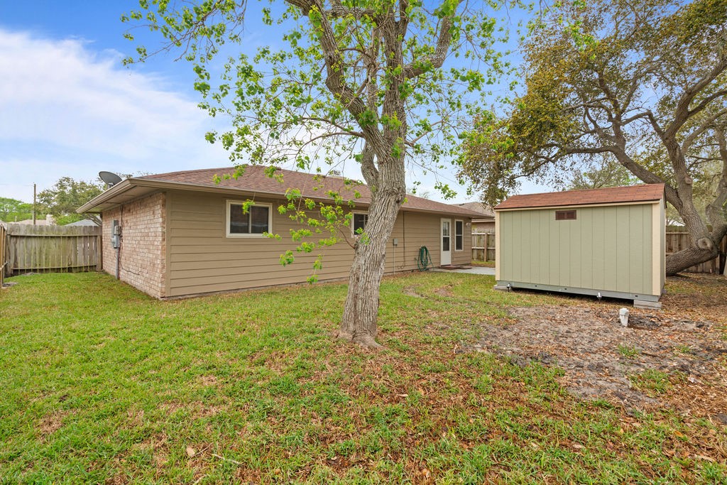 2209 Meadowwalk Dr Property Photo 34