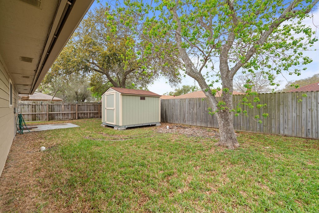 2209 Meadowwalk Dr Property Photo 36