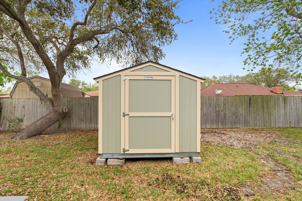 2209 Meadowwalk Dr Property Photo 37