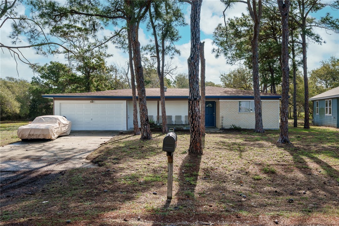 1576 Vineyard Property Photo 1