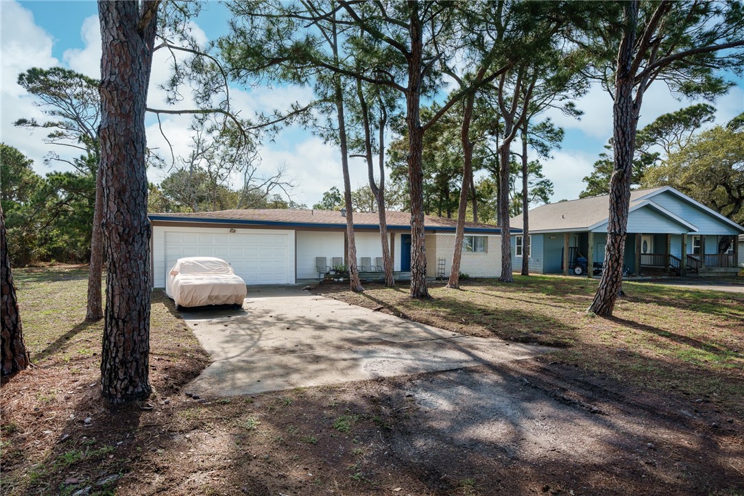 1576 Vineyard Property Photo 2