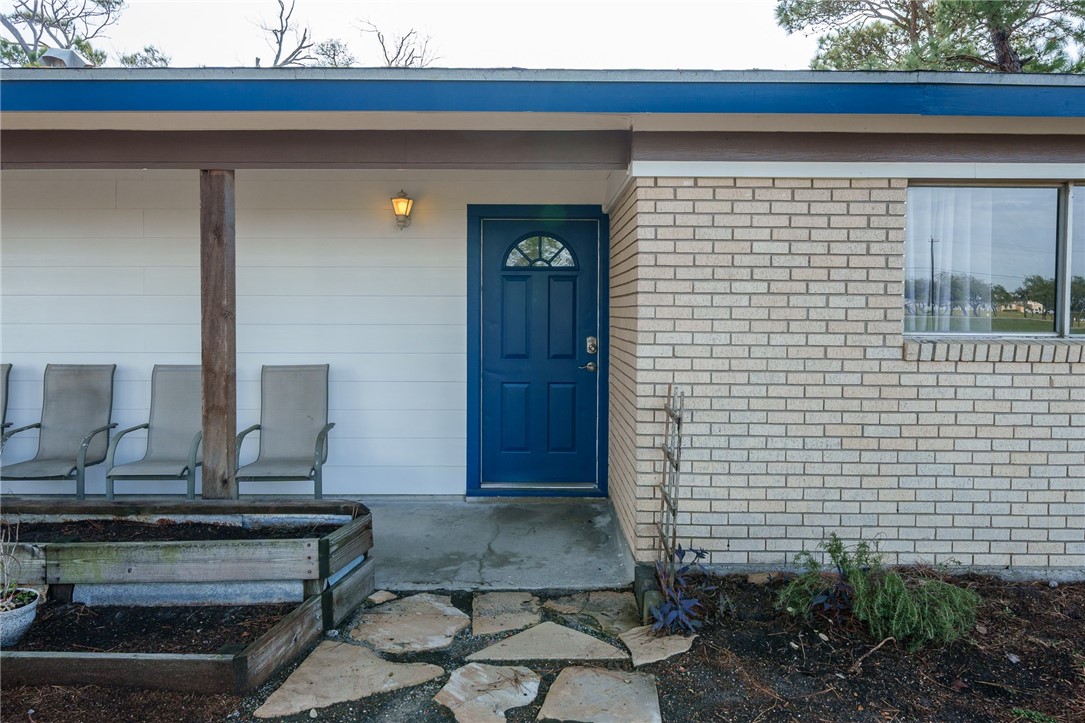 1576 Vineyard Property Photo 4