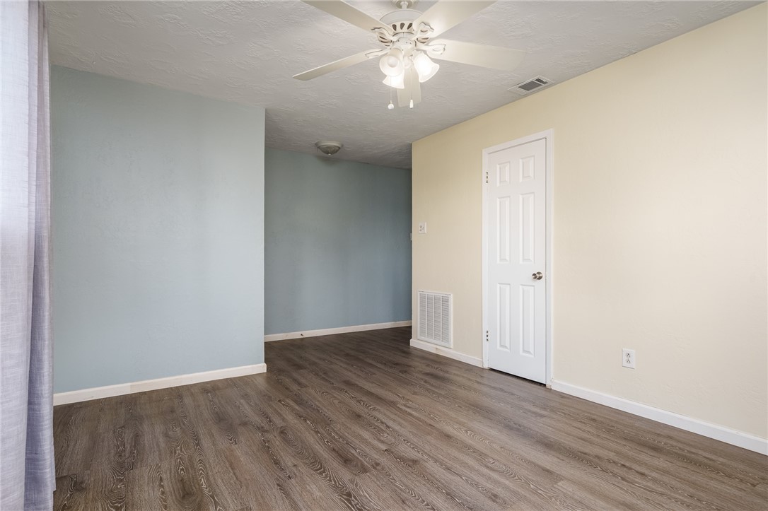 1576 Vineyard Property Photo 7
