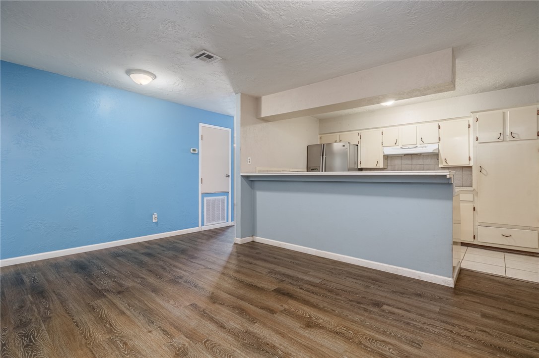 1576 Vineyard Property Photo 11