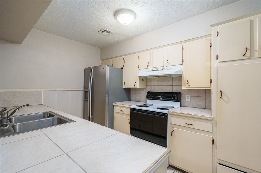 1576 Vineyard Property Photo 12