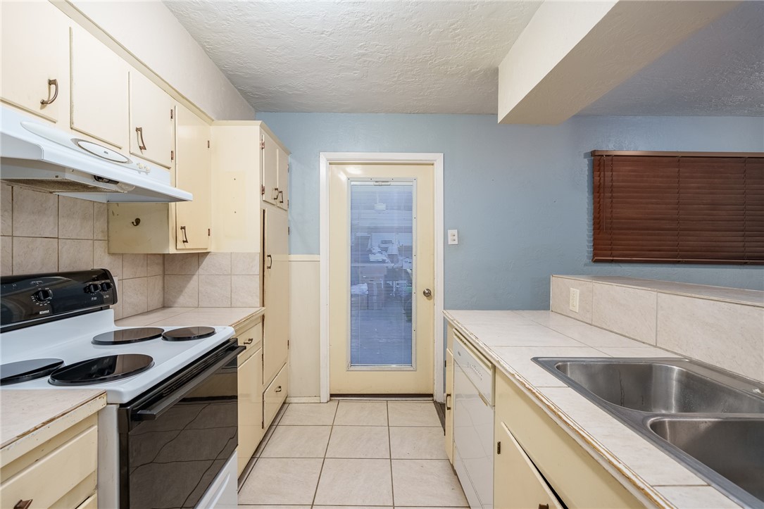 1576 Vineyard Property Photo 14